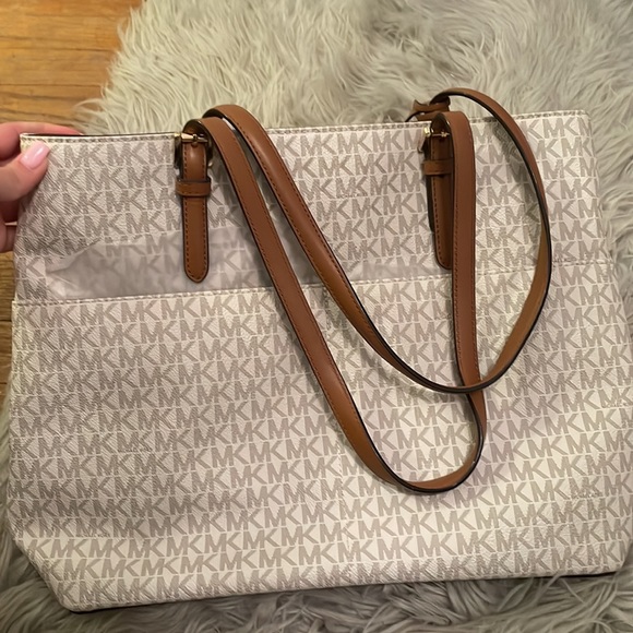 Michael Kors Bedford large pocket Tote white,Still tags! New never used, leather - Picture 3 of 6